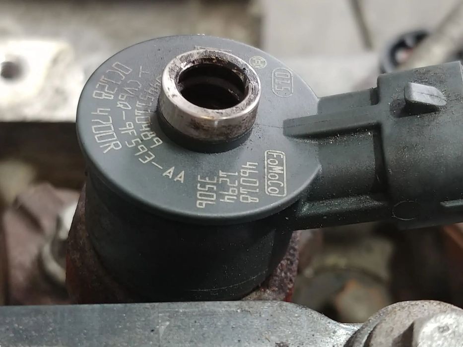 Injector 1.5 tdci 1.6 tdci ford focus 3 b-max ecosport fiesta 6 transit connect courier tourneo 0445110489