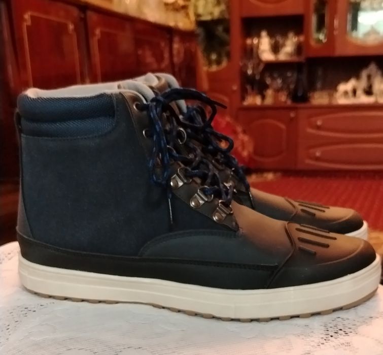 Новые, коженные ботинки. 42 раз.