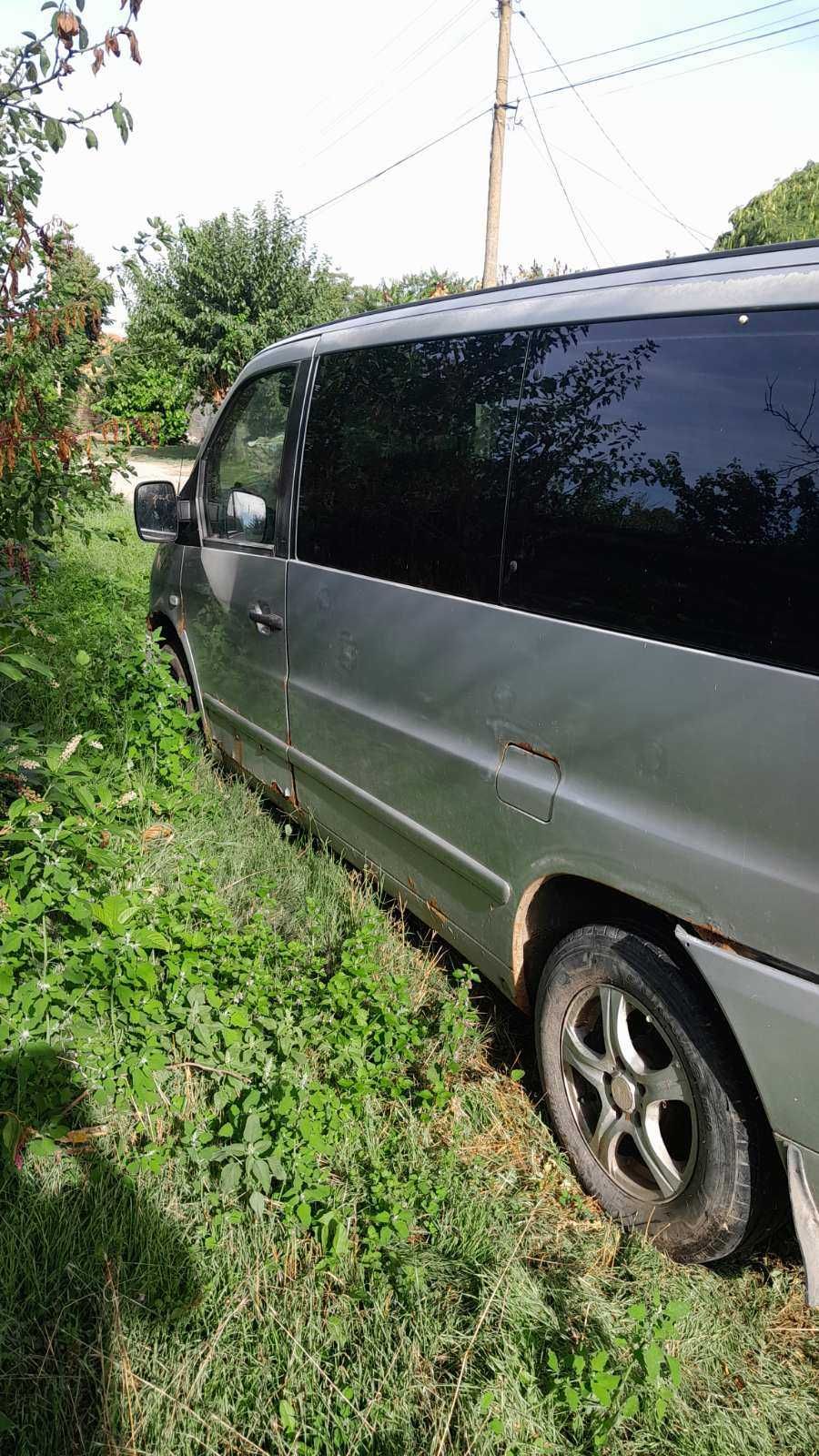 Продавам Mercedes Vito