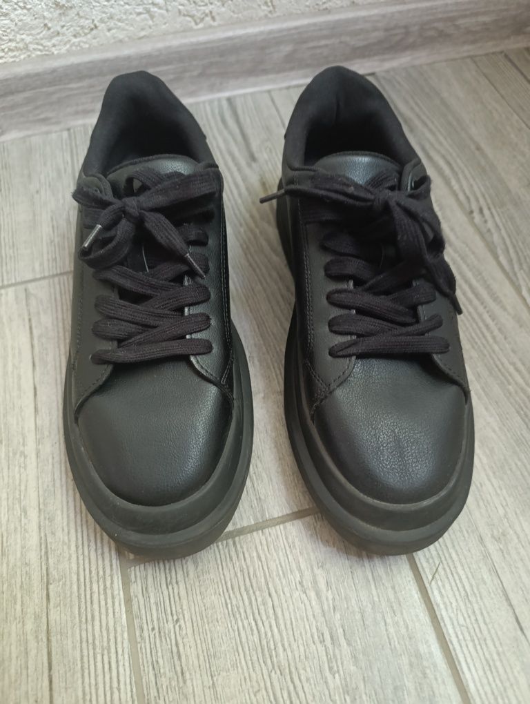 Pull and Bear кецове