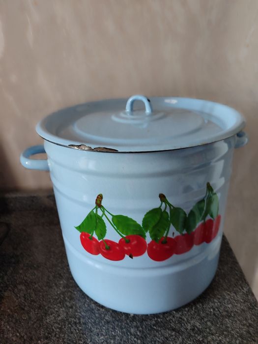 Кастрюля б/у эмалированная