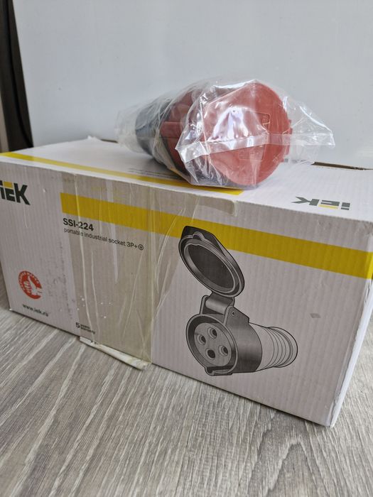 Розетка IEK ССИ-224