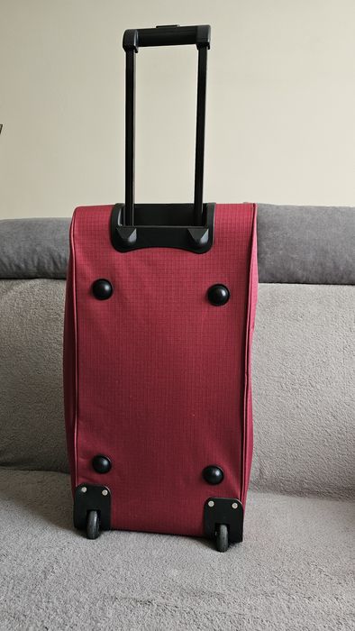 Geanta de voiaj cu rotile , tip troler