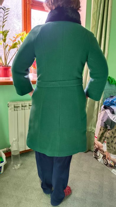 Продам пальто демисезонное