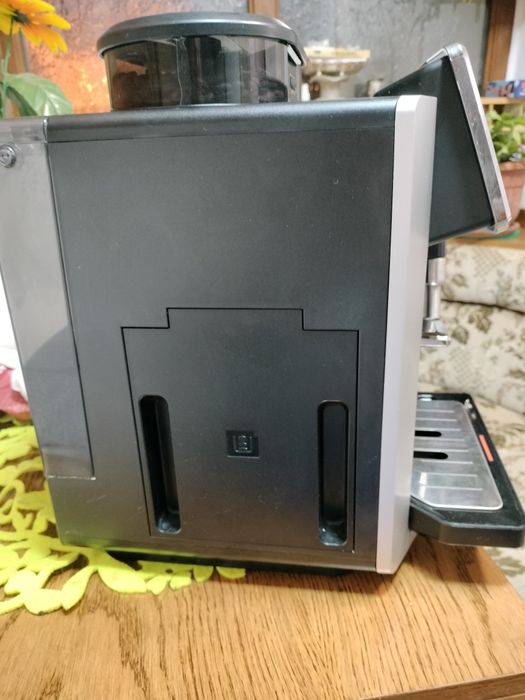 Espressor automat KRUPS Sensation EA910B10.