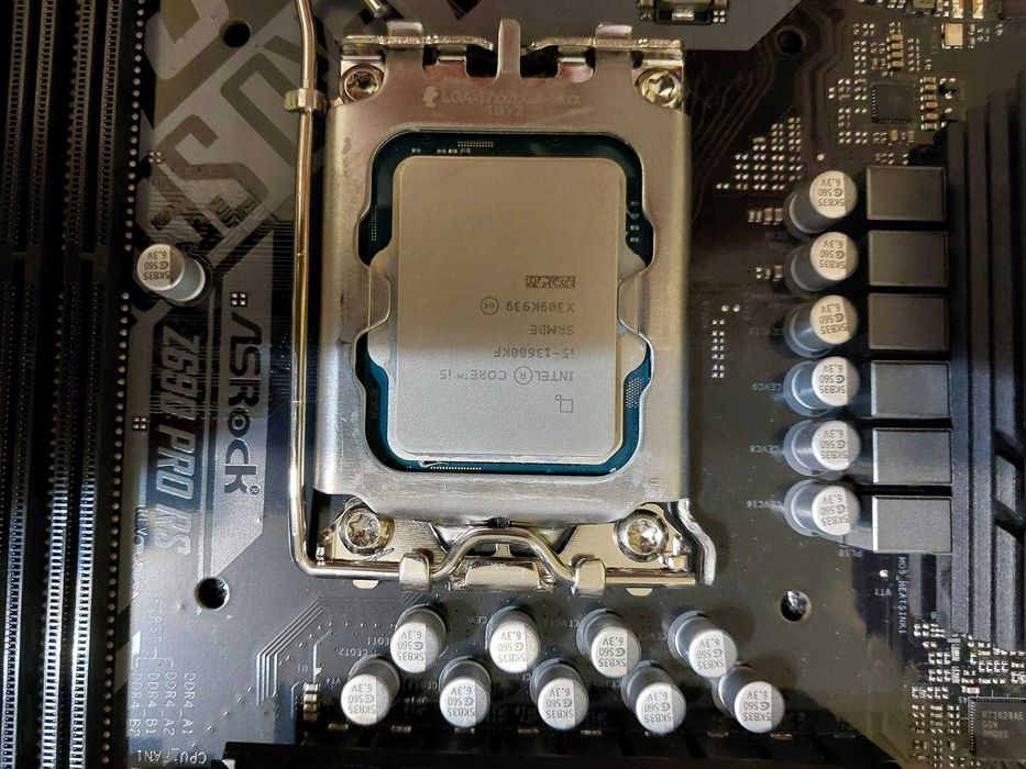 Intel Core i5-13600KF + AsRock Z690 Pro RS DDR4 (с гаранция)