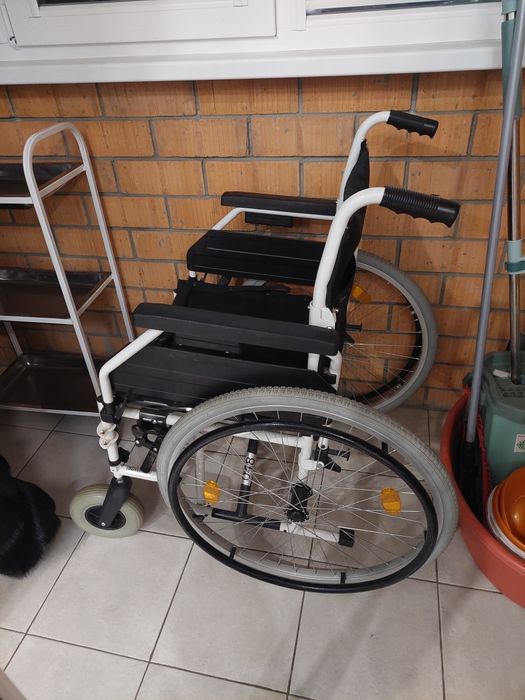 Инвалидное кресло