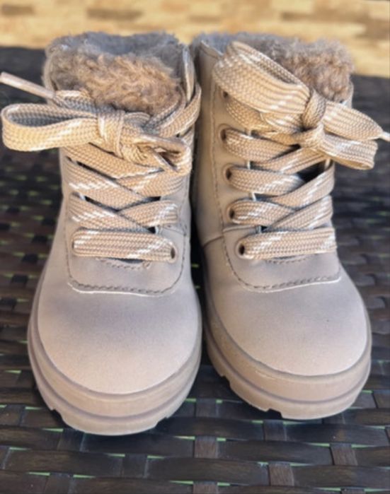 Ghete bebelusi 1,5-2 ani H&M 20-21