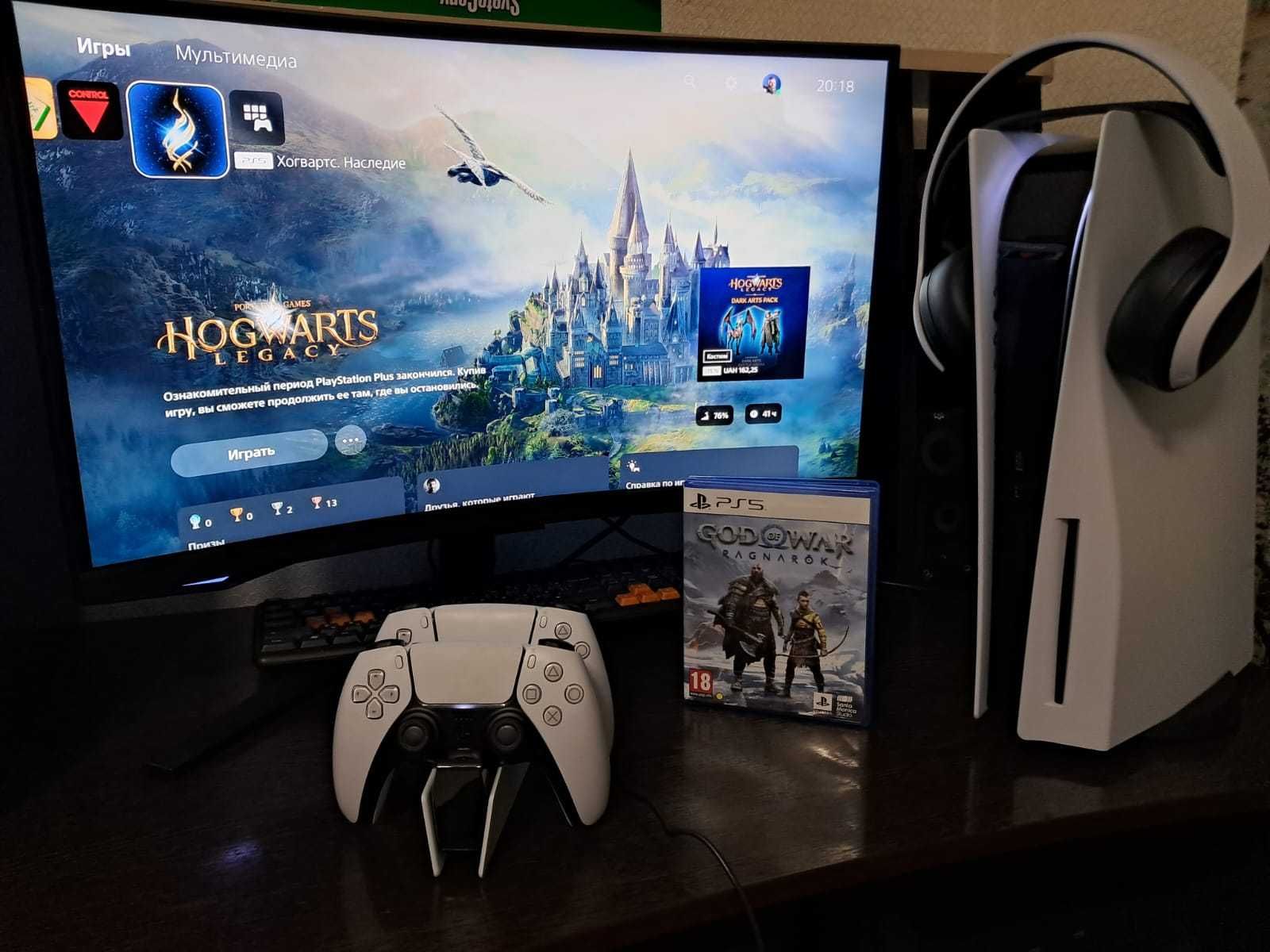 Продается Sony PlayStation 5 со всеми аксессуарами + Сумка и 2 игры