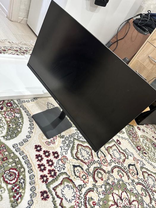 Монитор игровой в хорошем состоянии 240 HZ