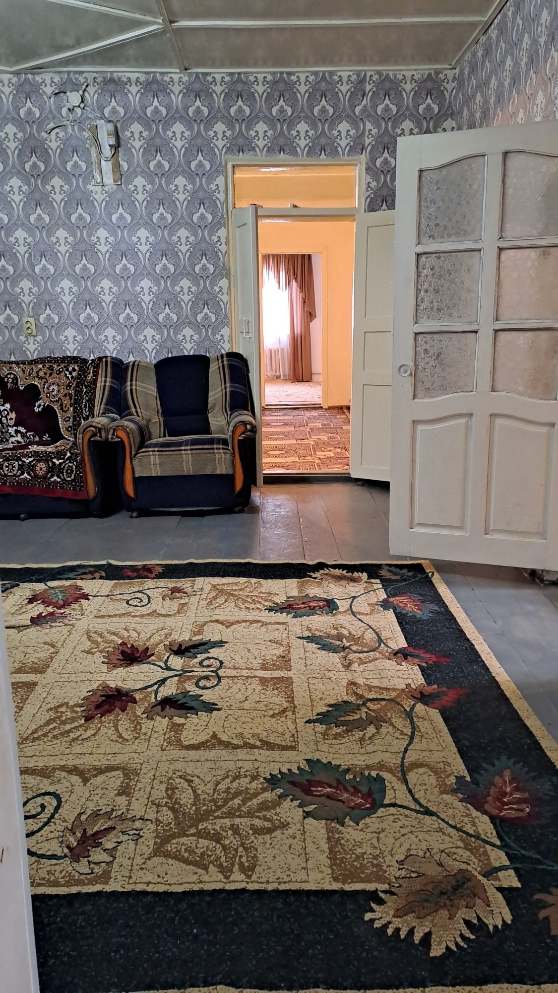 Тасбугетте улкен 7 комн.планды,уй жалға беріледі