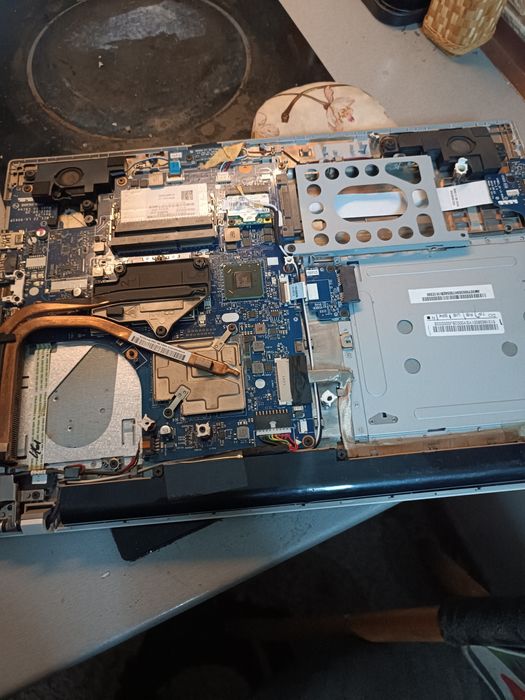 На Части Lenovo Z500