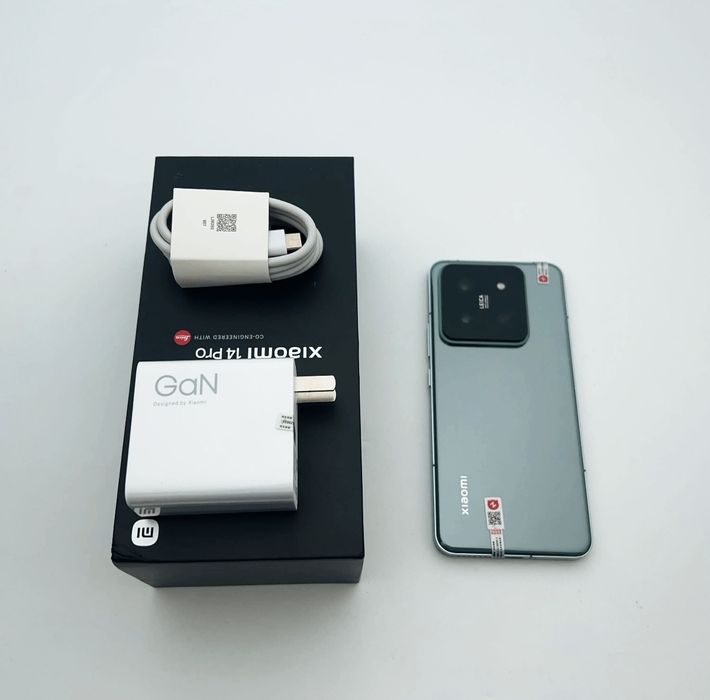 Xiaomi 14 Pro 16/512 Фул Комплект