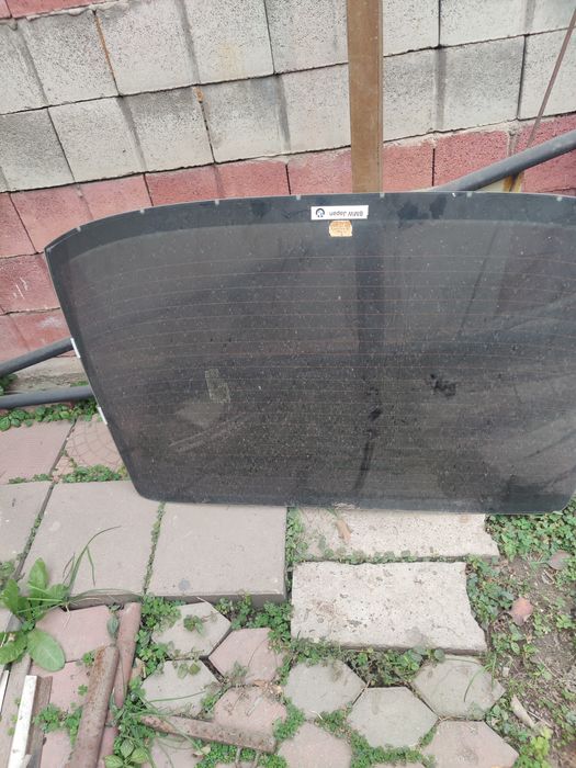 Лобовое стекло от БМВ