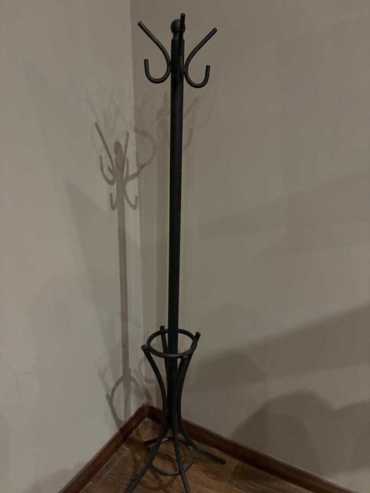 Продам вешалки в хорошем состоянии