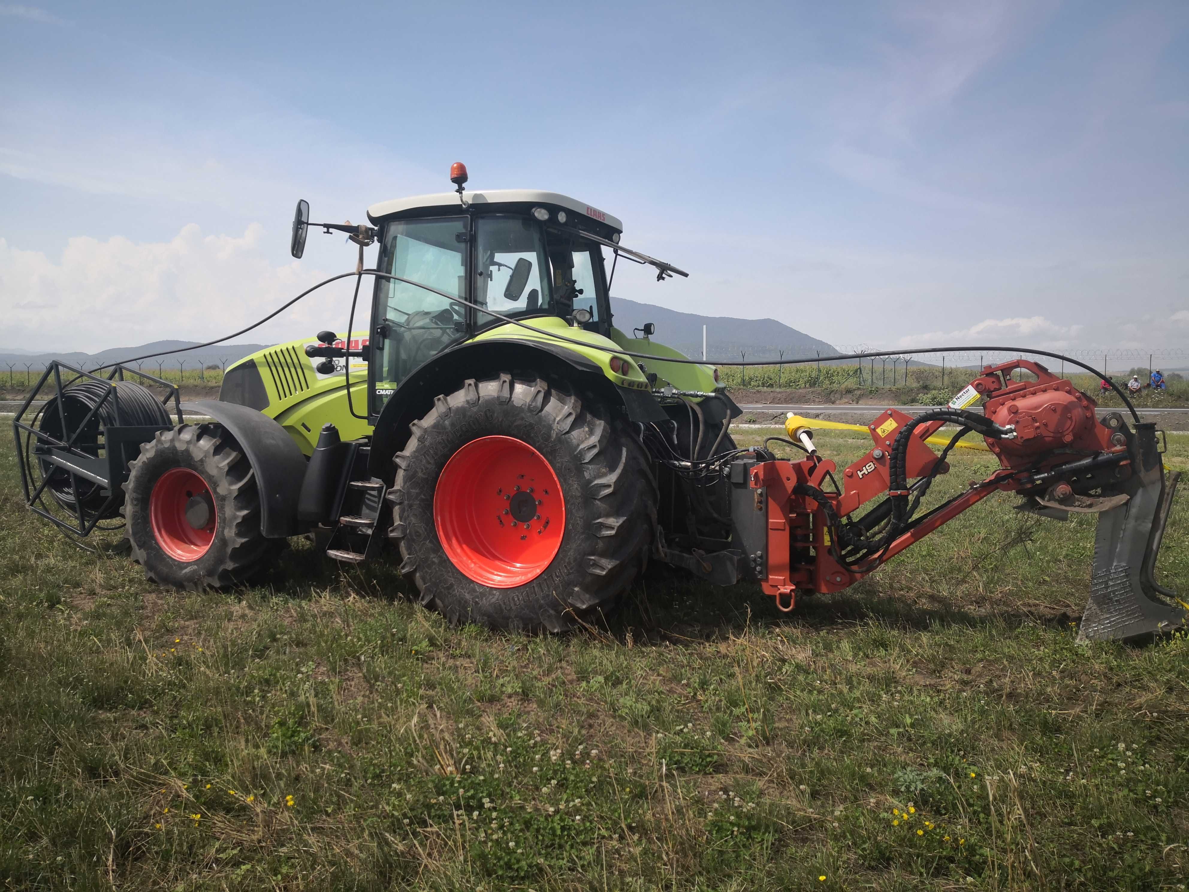 Tractor Claas Axion 820 C-matic ( vario )