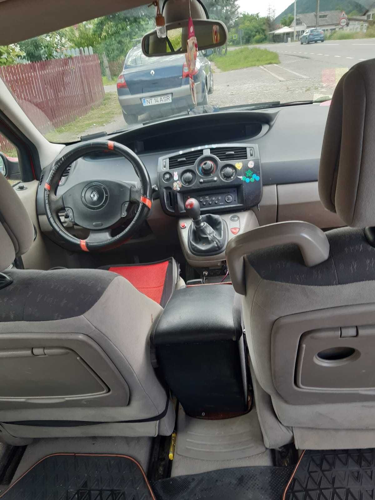 Vând Renault Scenic