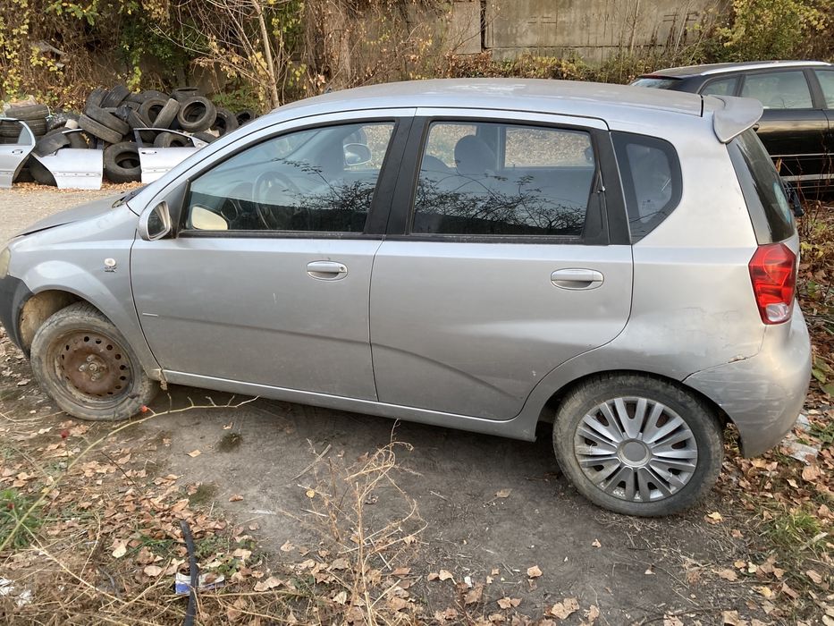 Шавролет Калос на части.