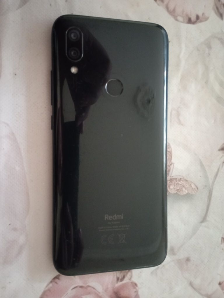 Redmi 7 2/16 + airpods 2/2 Dubai sotiladi srochniy narxi 500.000 kami