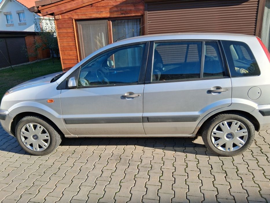 Vand Ford Fusion 1.4 TDI, 1550Eu foarte ușor negociabil.
