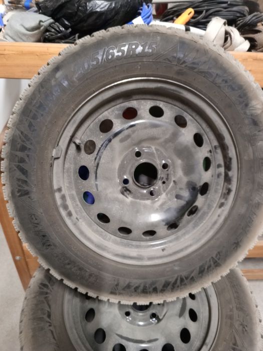 Продаются зимние шины .15. с дисками в комплекте