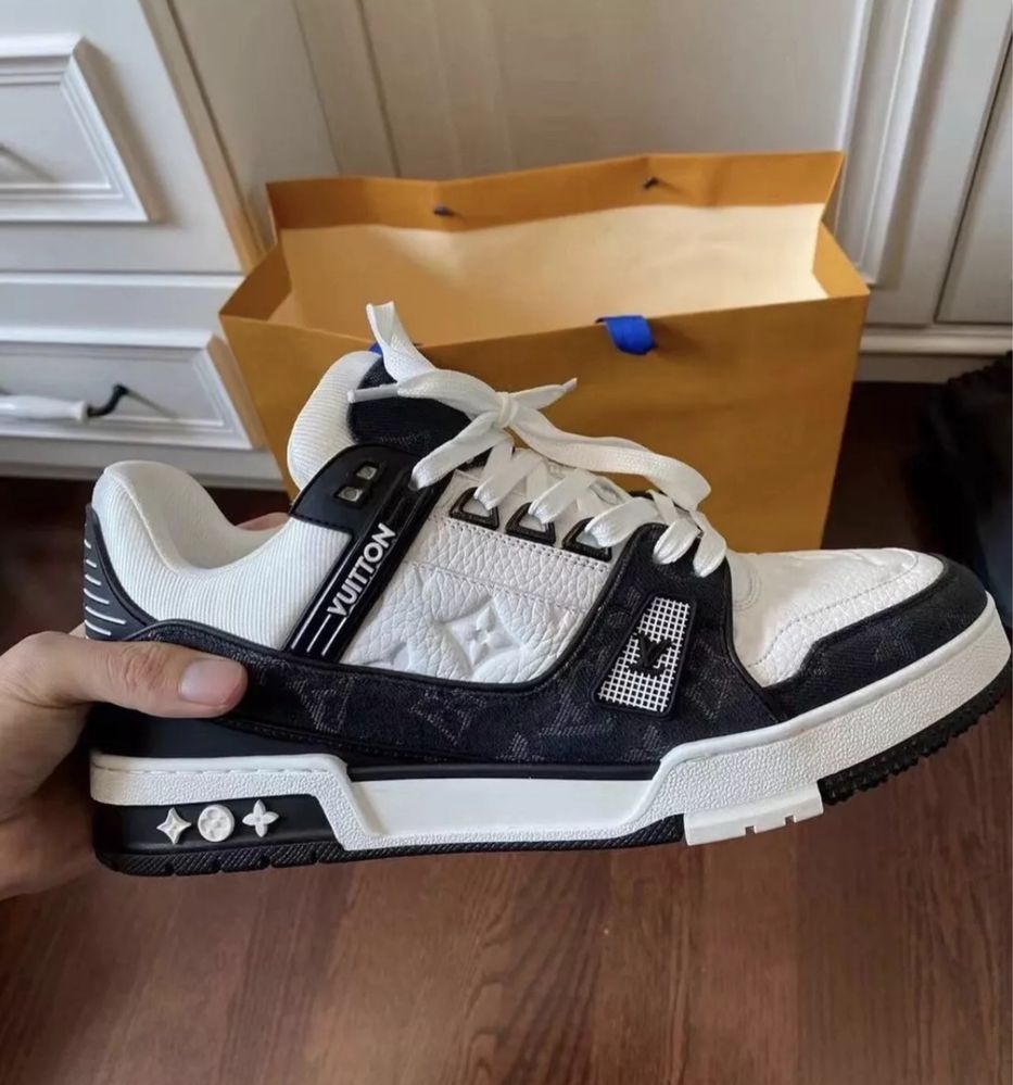 Louis Vuitton LV Black&White Snekaers - STOC Limitat