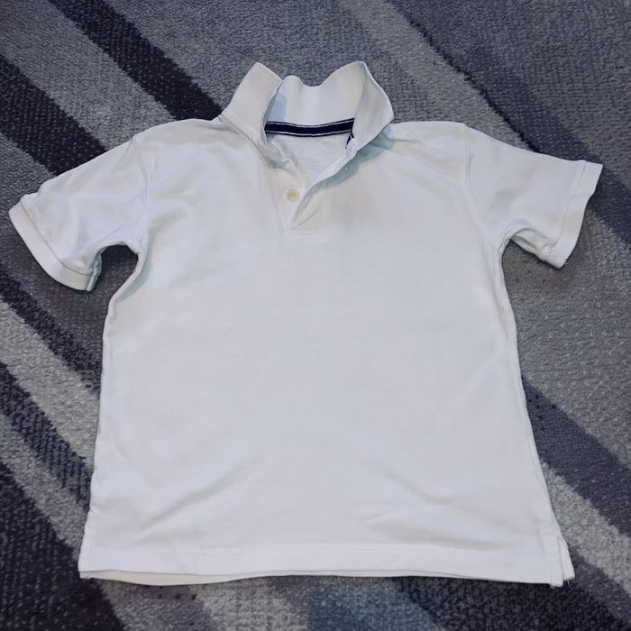 Set Tricou polo alb, tricou polo bleumarin , marime 7-8 ani