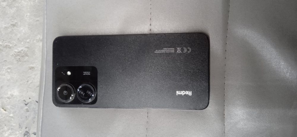 Redmi note 13 c holati yaxshi ekran alishgan