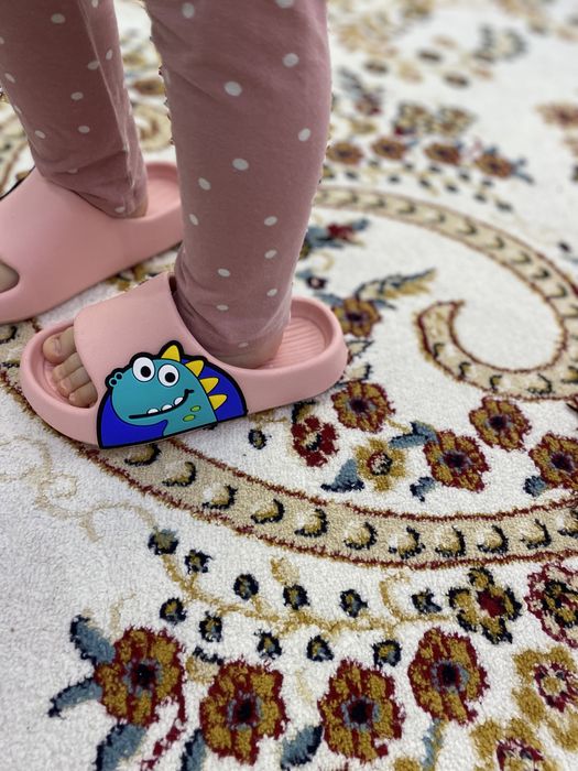 продам корейские резиновые топочки для девочек в отличном качестве