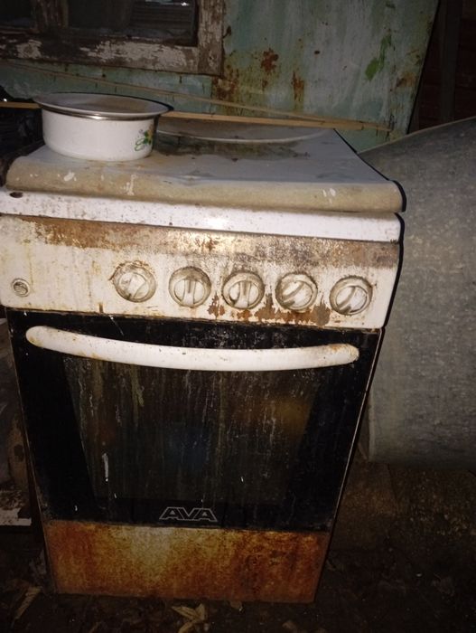 Отдам рабочую газ плиту