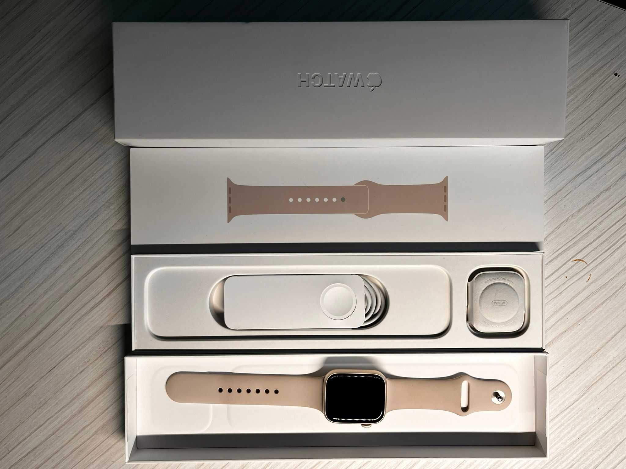 Apple Watch 8 Starlight 45 mm, factura din ianuarie 2024