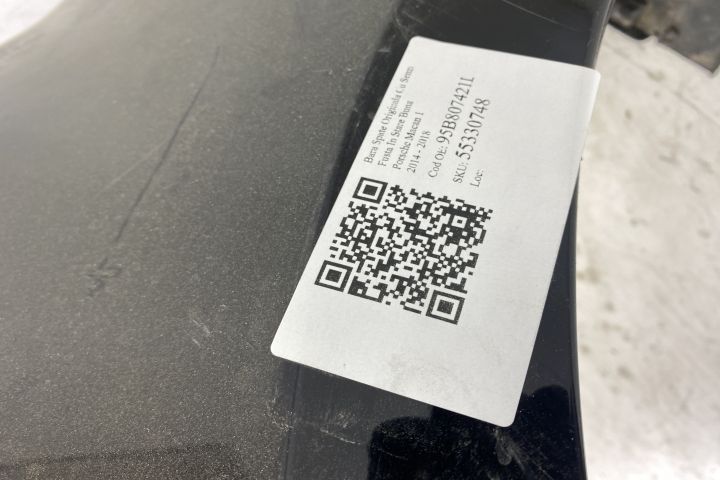 Bara Spate Originala Cu Senzori Si Fusta In Stare Buna  Porsche  Macan