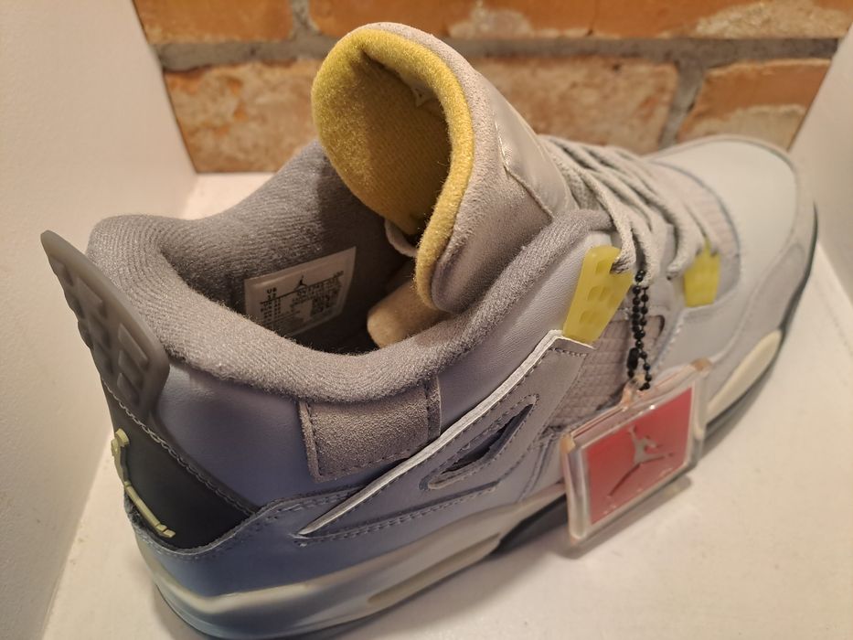 Air Jordan 4 Retro Craft Photon Dust