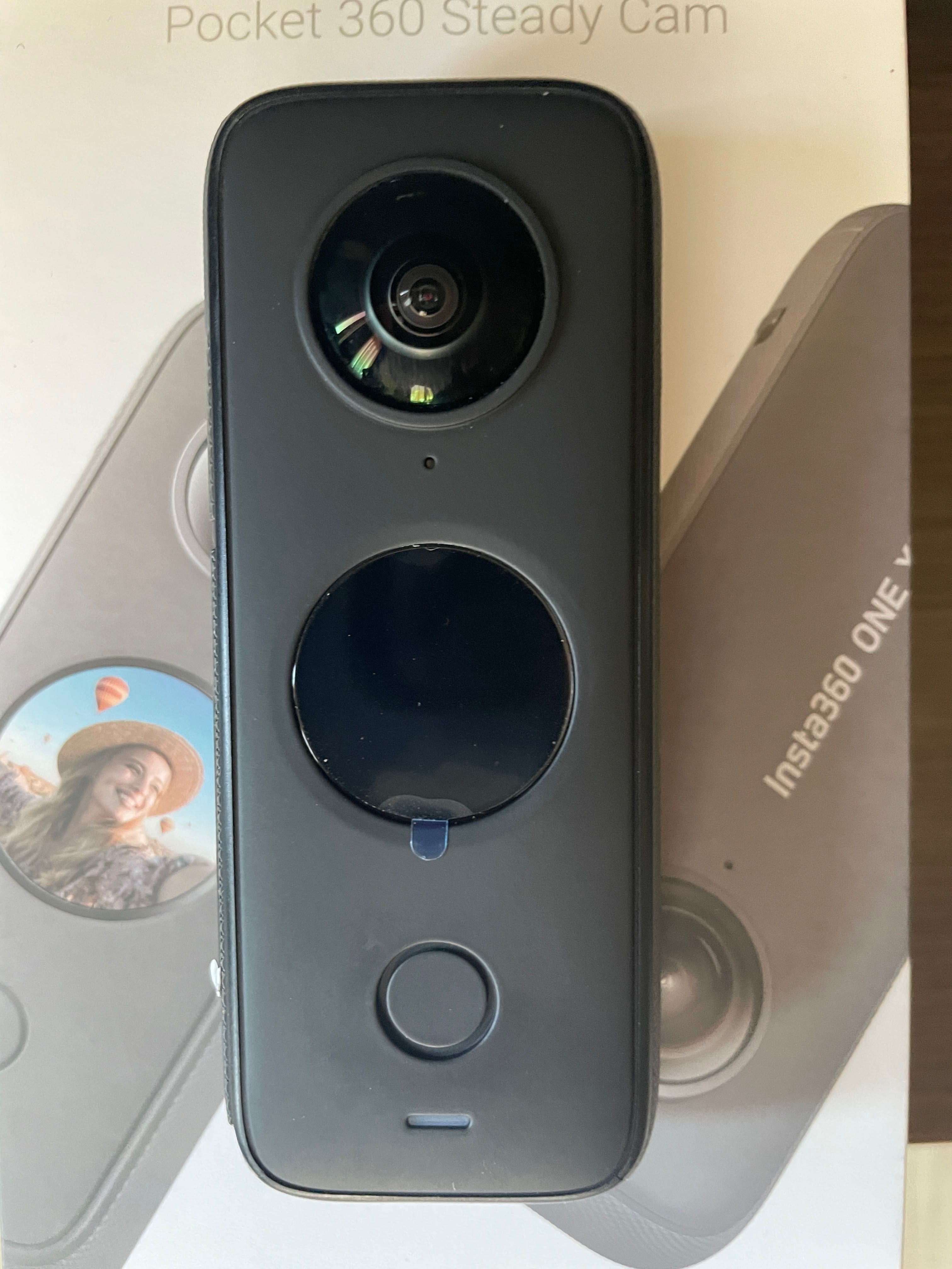 Insta 360 X2 екшън камера