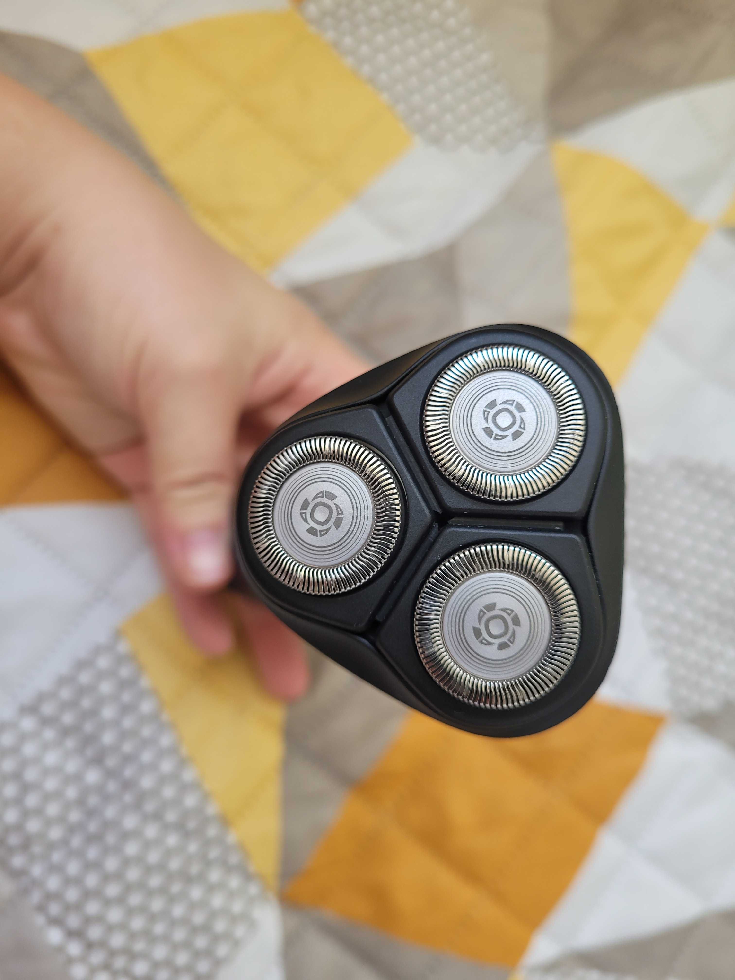 Самобръсначка Philips Series 1000 за сухо и мокра бръснене
