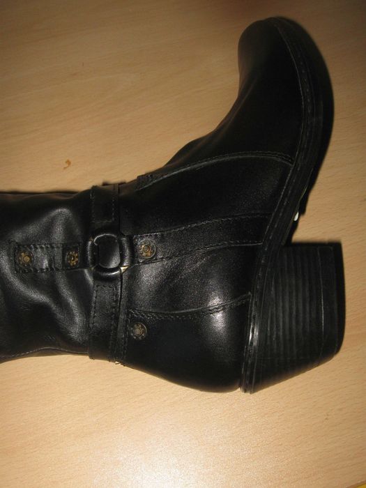 Шити и лепени кожени нови ботуши