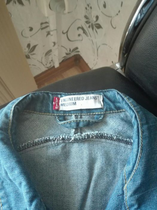 Levi's