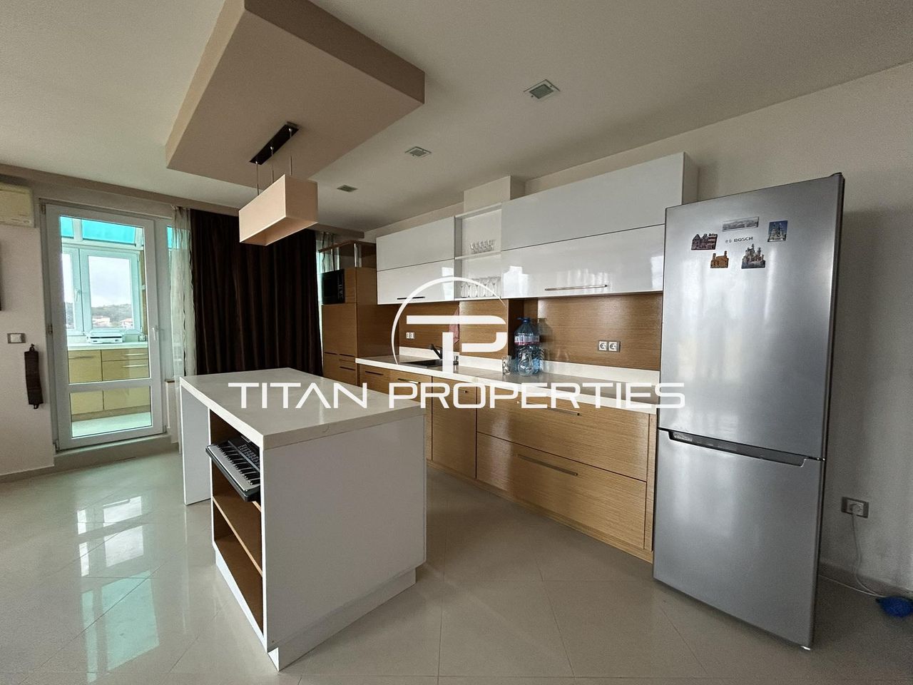 Дава се под наем Тристаен апартамент в Варна, Виница - 120 кв.м за 850 € - Снимка #2