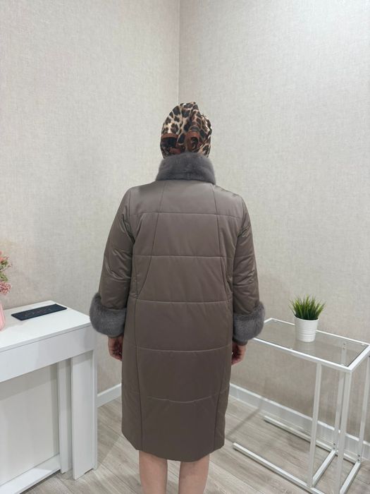 Пуховик зимний в отличном состоянии