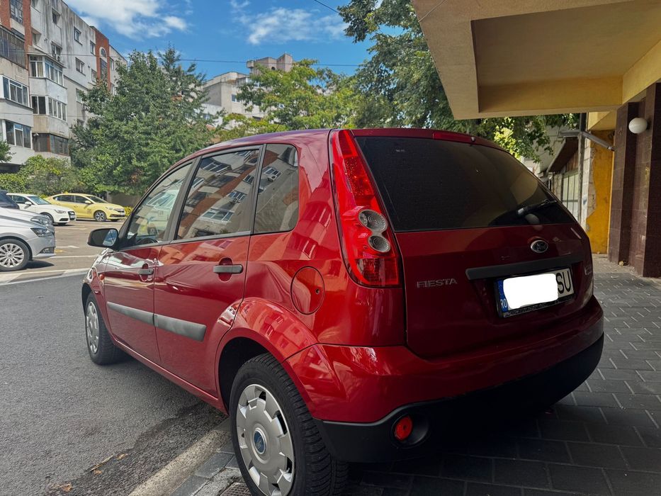 Ford Fiesta Titanium 1.4 benzină ireproșabil!