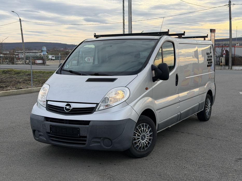 Opel Vivaro 2010 / 2.0 CDTI/ 114 CP / Lung / Clima /(Trafic,Primastar)