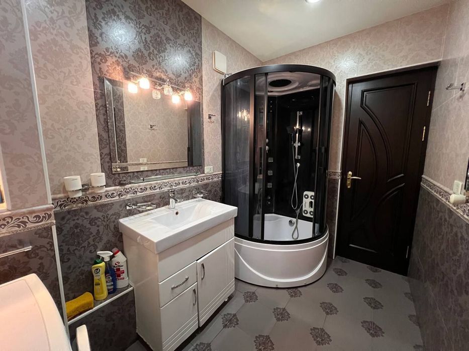 Квартира  на метро Ойбек 3/3/4 общ пл 80м/77 серия