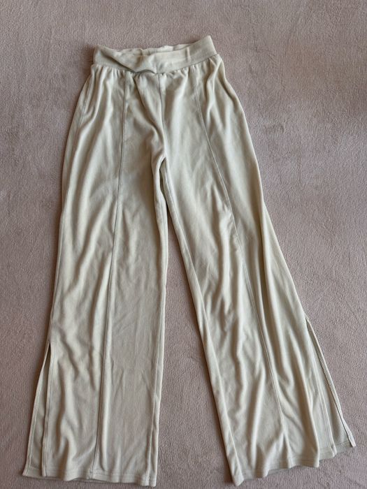 Спортен комплект, долница с широк крачол и цепки Undiz и суетшърт Nike