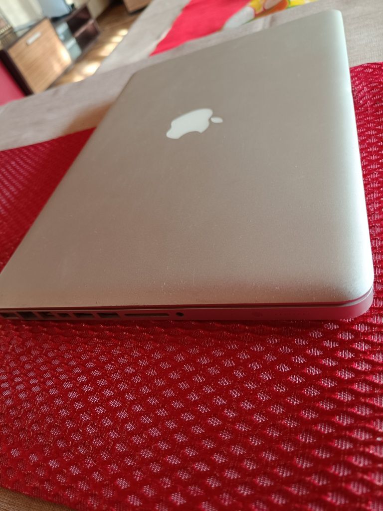 Apple MacBook Pro