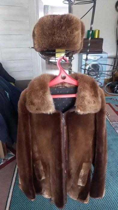 продам куртку и шапку