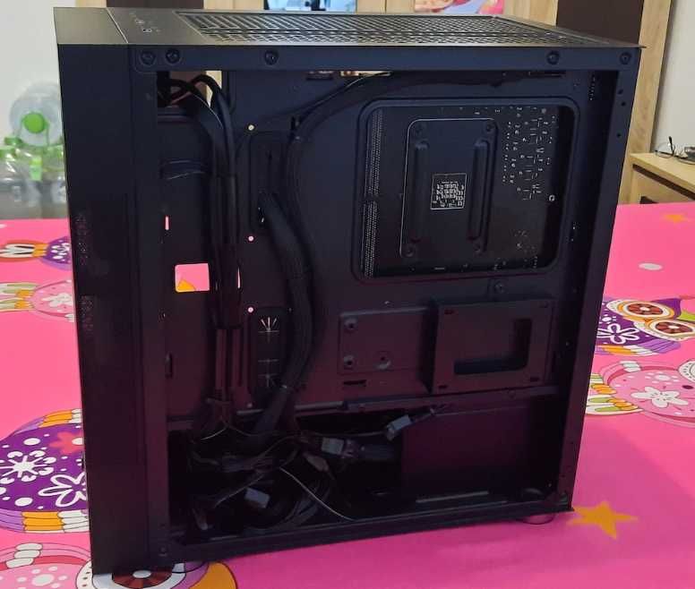 Unitate pc gaming facuta la comanda