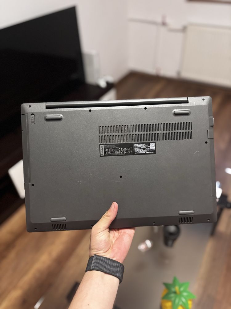 Lenovo v330-15ikb