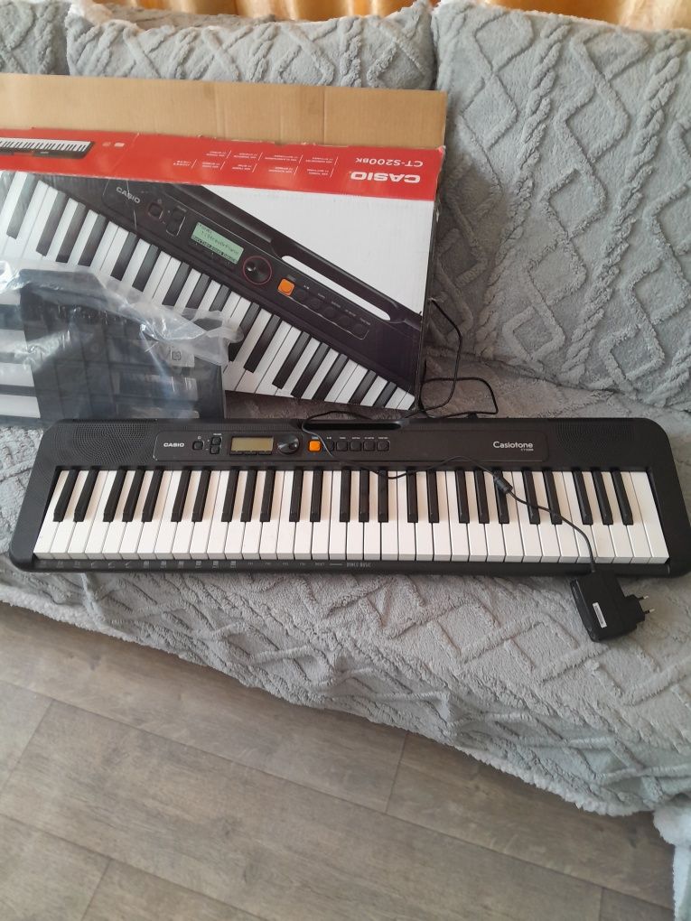 Синтезатор Casio