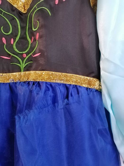 Карнавални рокли на Снежанка и Ана СЪС ЗАБЕЛЕЖКИ