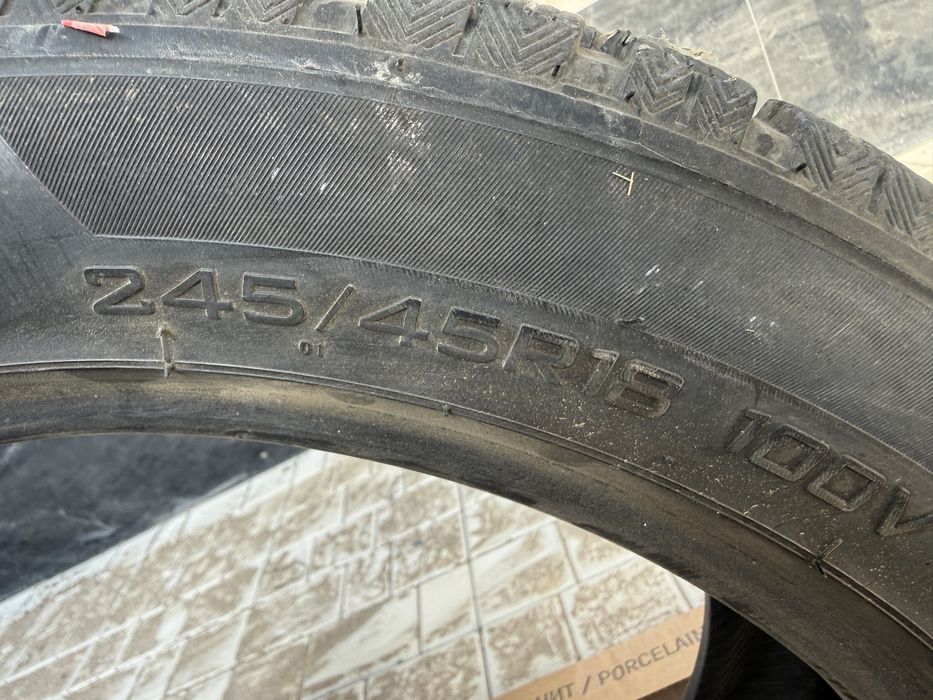 Продается балон245/45 r18 4 штуки